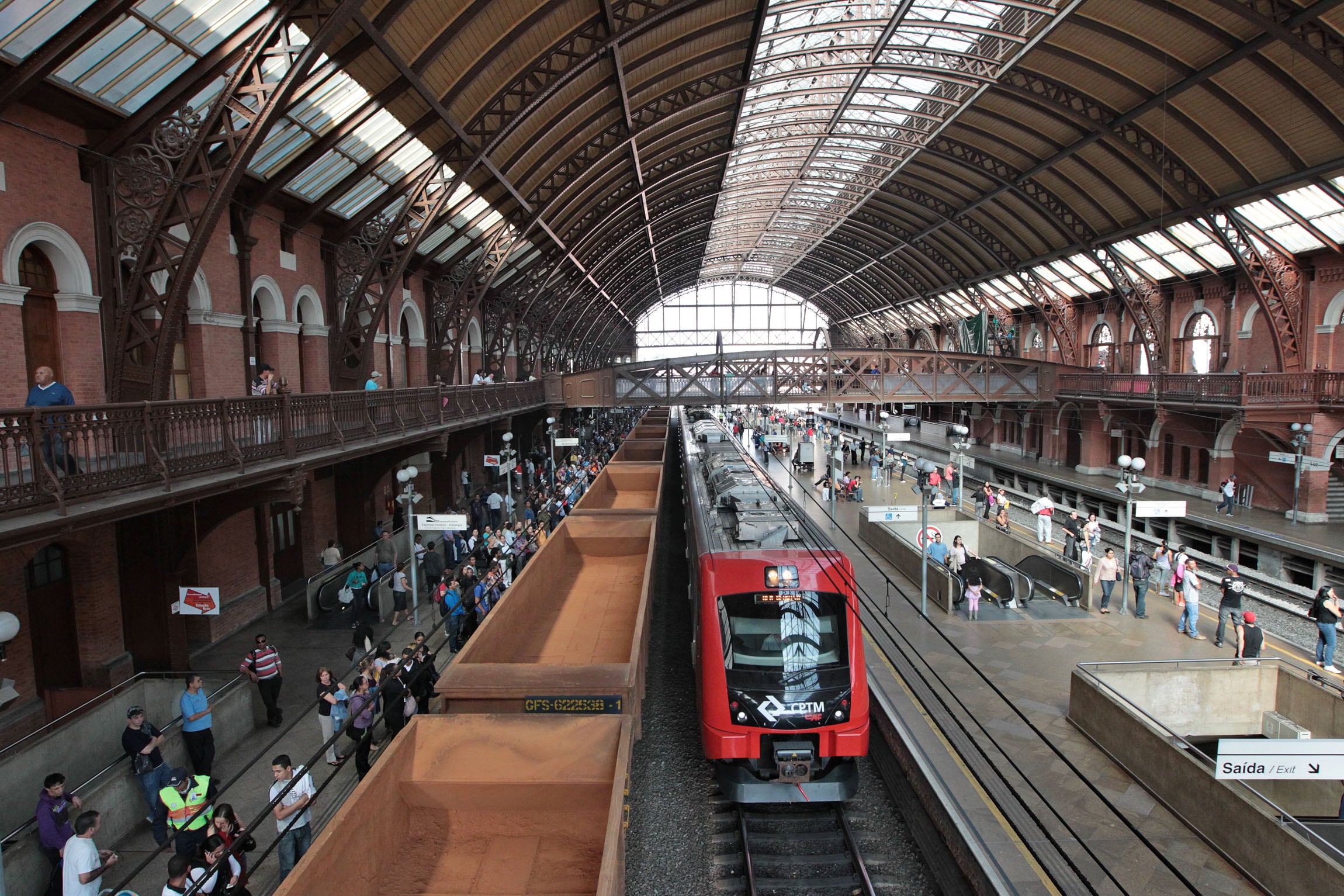 Hoje os trens de carga são obrigados a compartilhar a mesma malha ferroviária com os trens da CPTM