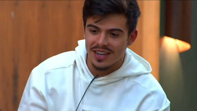Pyong Lee resgatou Thomaz do Exílio! O ator irá ajudar o amigo na caça ao tesouro e voltou para a Vila com R$ 10 mil. 

O reality vai ao ar de segunda a sexta, a partir das 22h45; e aos sábados, às 23h, na tela da Record TV. Assista à íntegra e aos conteúdos exclusivos da Ilha Record no PlayPlus.com
