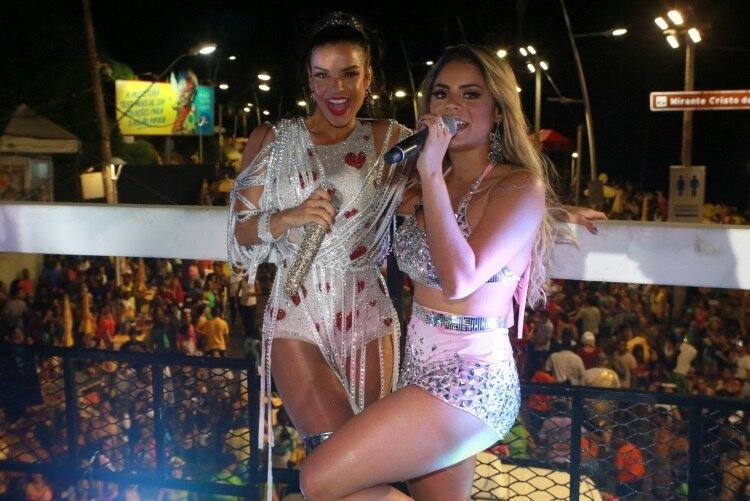 Mari Antunes recebeu funkeira Lexa no Carnaval de Salvador