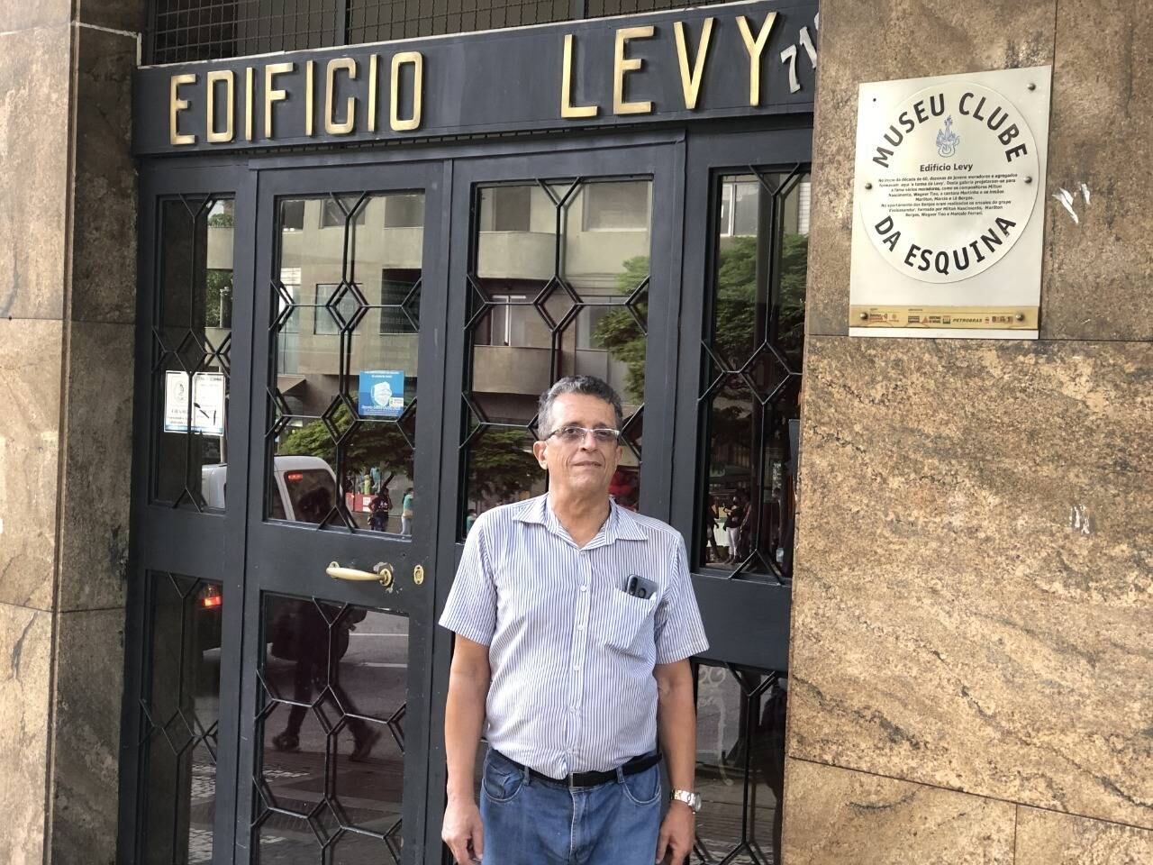 O Edifício Levy, na avenida Amazonas, no Centro de Belo Horizonte, foi palco do encontro de Milton Nascimento com a família Borges, que anos mais tarde renderia a produção do Clube da Esquina 1. A história estará presente na série. Rogério de Araújo, síndico do prédio, vai levar o internauta para conhecer o apartamento em que Milton viveu, em um vídeo em 360º