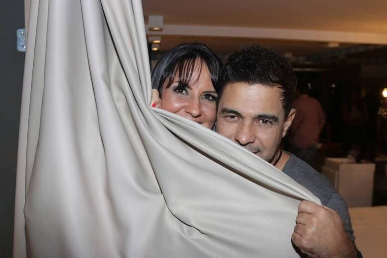 Graciele Lacerda posa em evento de motel com Zezé Di Camargo