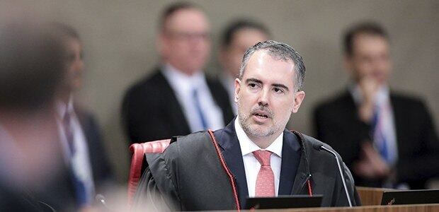 Ministro vota pela inelegibilidade de Bolsonaro