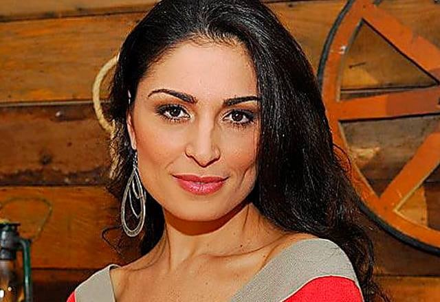 Franciely Freduzeski
Na primeira edição de A Fazenda, que estreou em maio de 2009, a primeira eliminada foi a atriz Franciely Freduzeski, com 45,30% dos votos