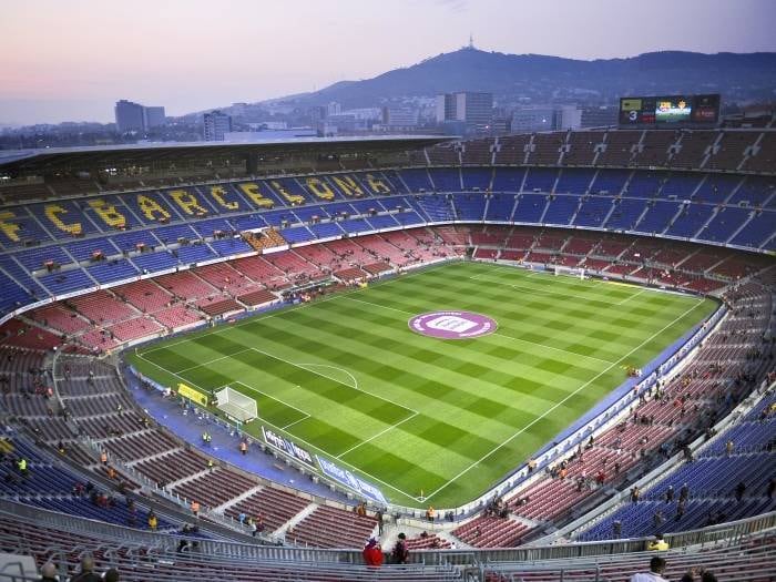 Além da capacidade e da cobertura do estádio, a diretoria do clube também vai construir um ginásio de esportes com lotação para 12 mil pessoas visando os jogos de basquete do Barça, que está na elite do esporte europeu