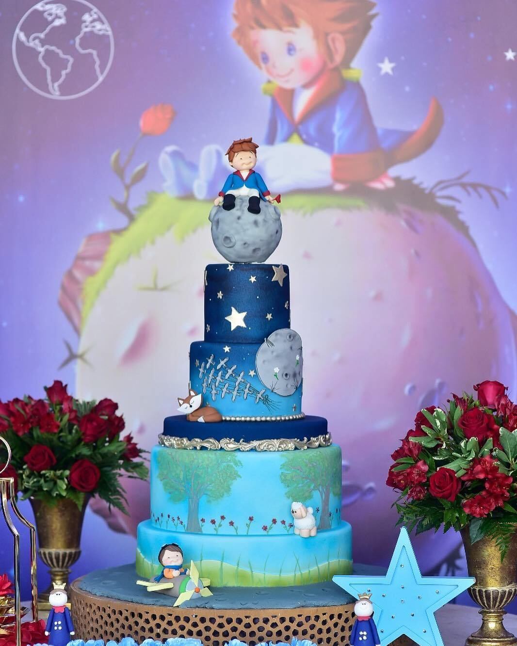 Para uma festa infantil, Manu relembrou O Pequeno Príncipe, numa homenagem ao francês Saint-Exupéry