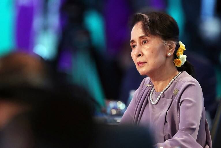 Aung San Suu Kyi em encontro com líderes da Associação das Nações do Sudeste Asiático