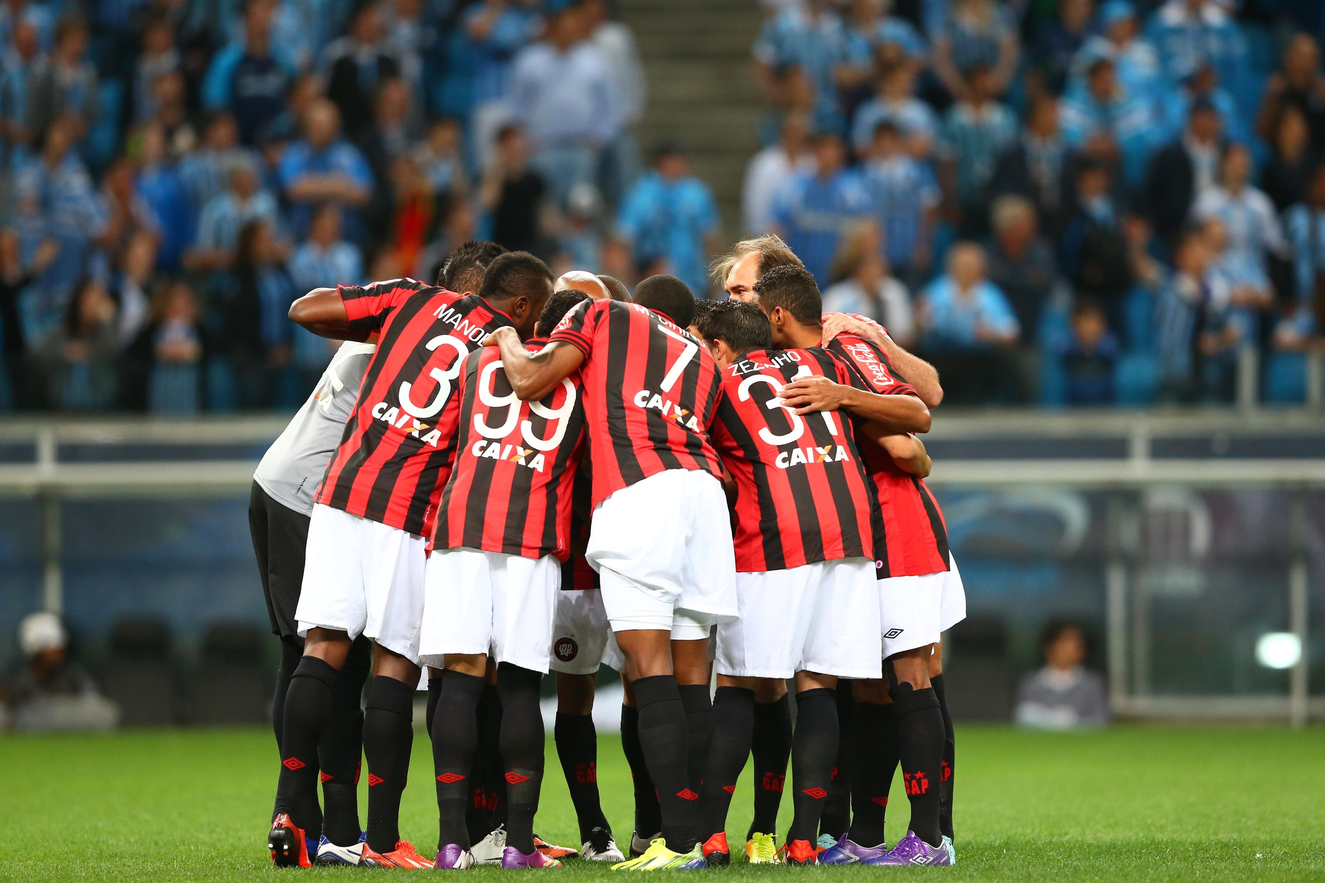 Atlético-PR

Competições em 2014: Paranaense, Libertadores, Campeonato Brasileiro, Copa do Brasil

Veja quem chega e quem sai do Furacão