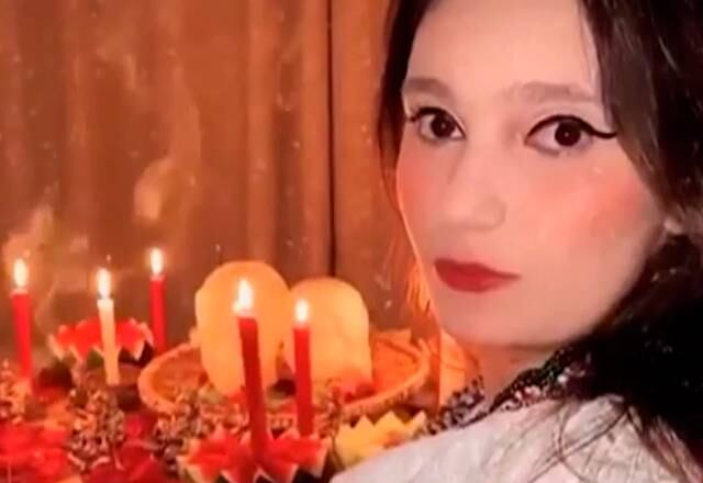 O Balanço Geral segue acompanhando o caso de Aparecida Gaichi Milena Petrovich, mais conhecida como "Cigana Milena", de 19 anos, que está sendo acusada de aplicar golpes e ameaçar diversas vítimas por meio de suas redes sociais, incluindo famosos. Entenda!