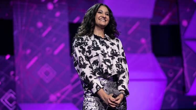 A carioca Bel Miranda, de 16 anos, tem nos pais os seus maiores apoiadores. Para mostrar todo seu talento vocal, ela apostou no clássico Como Nossos Pais, sucesso eternizado na voz de Elis Regina, e levantou todos os jurados

