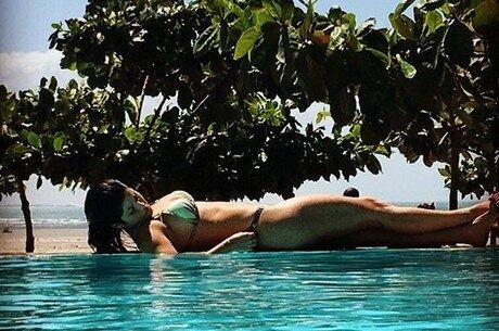 Atriz chama atenção pela boa forma nas redes sociais