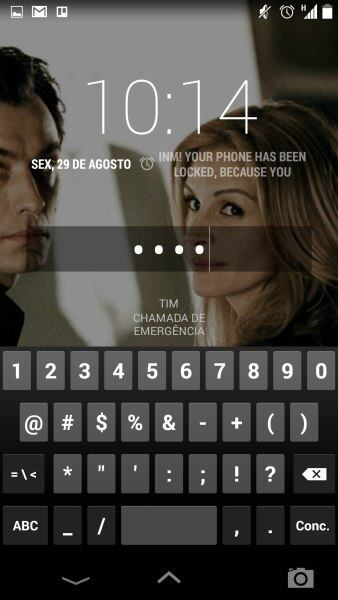 Todas as funções do dispositivo ficam bloqueadas, inclusive a câmera. As únicas opções do indivíduo são digitar o código de desbloqueio que apenas os pais têm ou ligar para um número de emergência