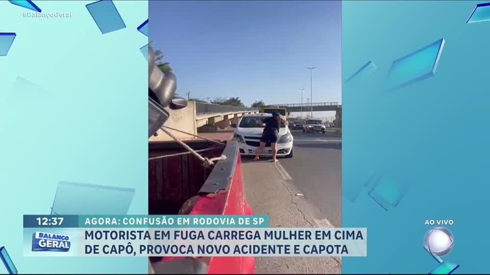 Mulher impede fuga de motorista que causou acidente ao subir no capô do carro em rodovia