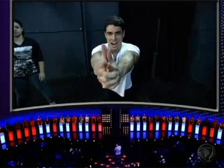 O rapaz também faz curso de teatro para perder a persistente timidez

+ Vídeo: Cuidados com o corpo conquistam mulherada e Eliedson se dá bem

+ Siga o Me Leva Contigo no Twitter

+ Curta o Me Leva Contigo no Facebook
