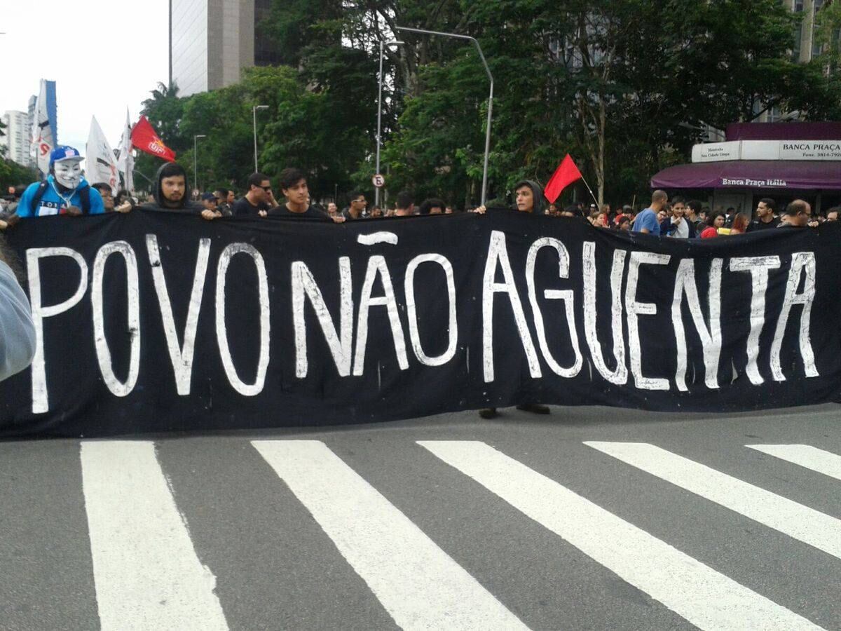 Manifestantes tomam a avenida Faria Lima, sentido largo da Batata, por volta das 17h30