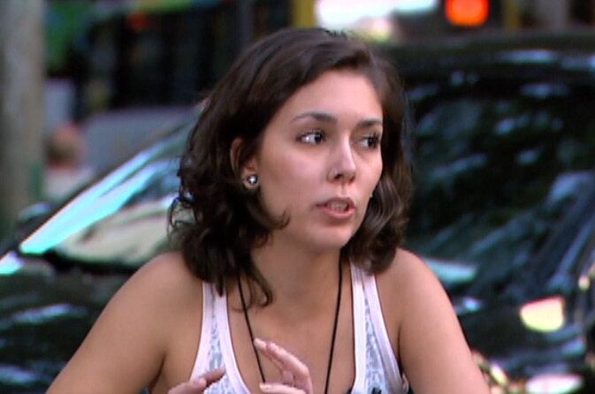 Anne Karolyne, de 20 anos, nunca tinha pisado em uma delegacia