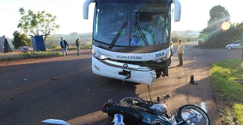 Jovem de 18 anos morre em colisão de moto contra ônibus em Tenente Portela Crédito: Portela Online / Divulgação / CP