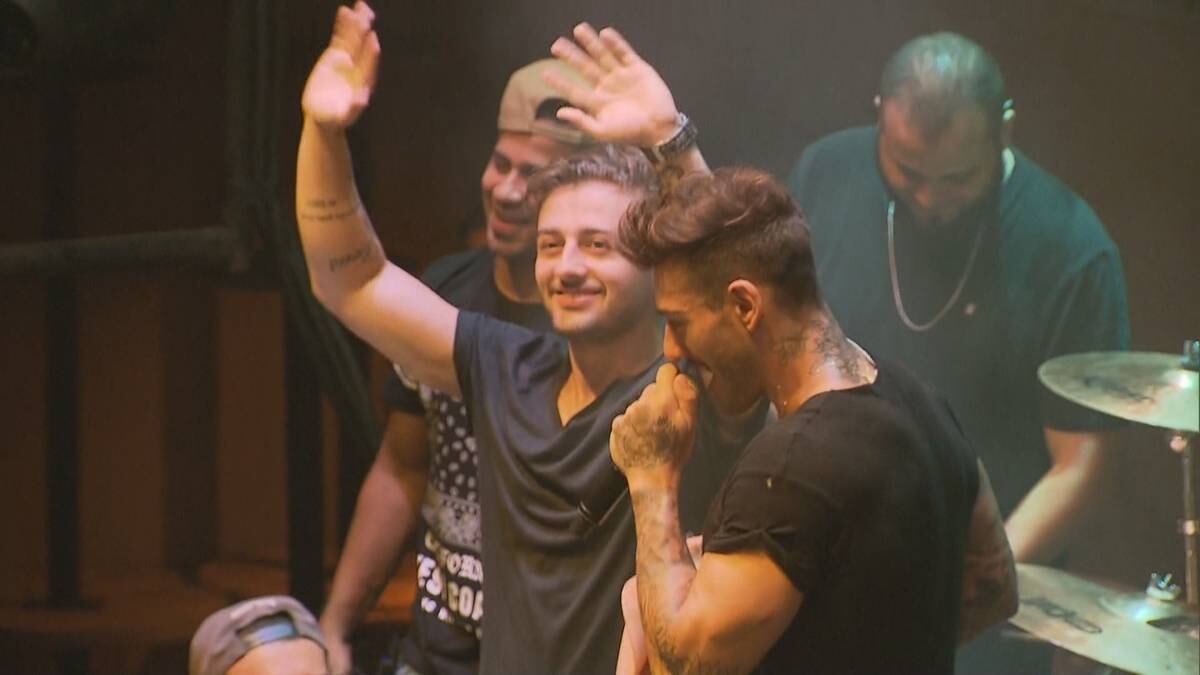 Câmera Record mostra a intimidade de Lucas Lucco e do irmão, Leandro Lucco, nesta quinta-feira (30), às 22h30