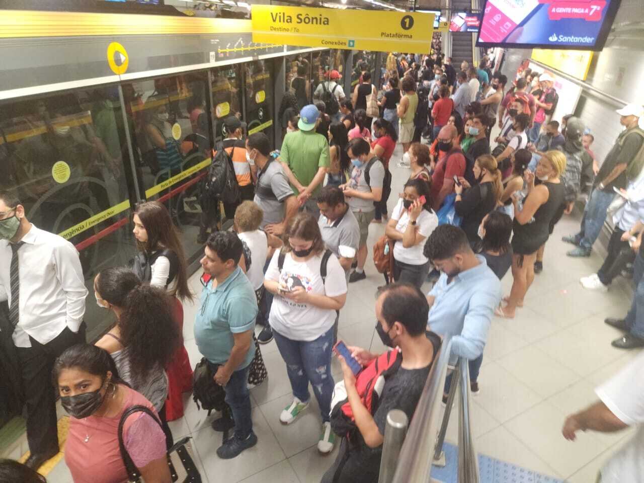 Passageiros da Linha 4-Amarela enfrentam dificuldade para retornar para casa