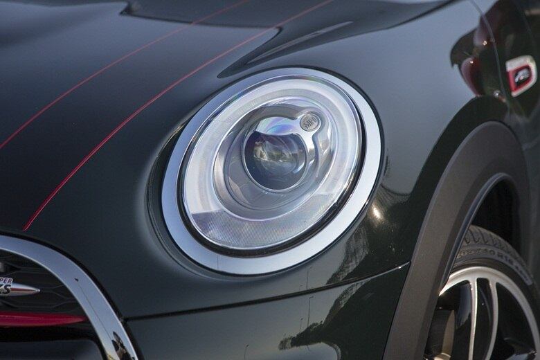 Confira a seguir mais detalhes do novo Mini John Cooper Works 2016