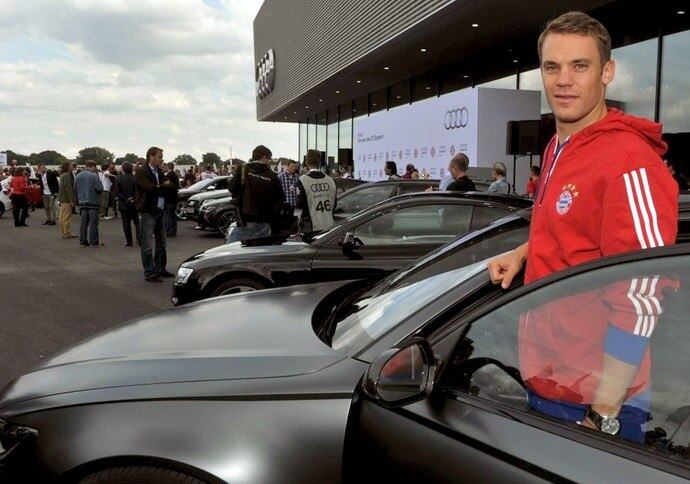 Neuer também ficou com um deles, um Audi RS6, no valor de R$ 500 mil. Só dois prêmios valem mais do que este para o alemão: o título da Copa do Mundo e o de melhor jogador do mundo, pelo qual ele está concorrendo