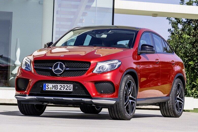A Mercedes-Benz divulgou nesta semana as primeiras imagens do GLE Coupé, mistura de utilitário com cupê que chega para enfrentar o BMW X6. O modelo, que terá três opções de motorização biturbo e câmbio automático de nove marchas, deve estrear oficialmente no Salão de Detroit, em janeiro de 2015. Veja a seguir todos os detalhes deste jipão com ares de esportivo

Saiba tudo sobre carros! Acesse www.r7.com/carros