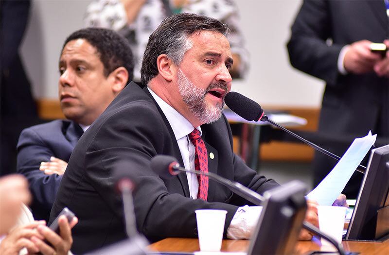 Deputado Paulo Pimenta (PT-RS) é um dos que querem lutar pelo mandato Dilma antes de falar em novas eleições