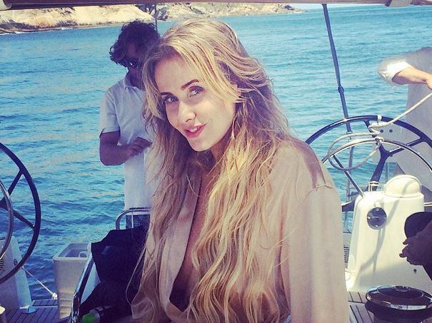 

Apesar do
grande barulho feito por conta do ensaio, Lola jura que nada mudou em sua vida
depois disso

Vídeo: Raul Gazolla e Lola Melnick vivem clima romântico no palco do Legendários

+ Legendários também está no Facebook. Curta!

+ Siga a atração de Marcos Mion no Twitter!
