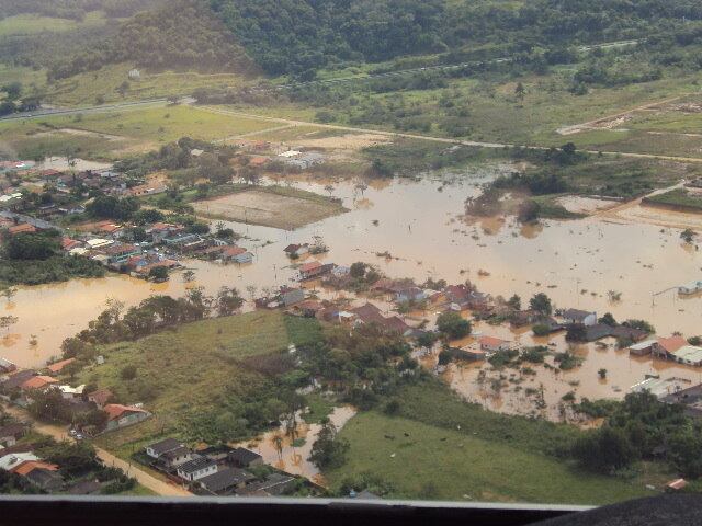 Defesa Civil emite alerta para risco de deslizamento em Santa Catarina
