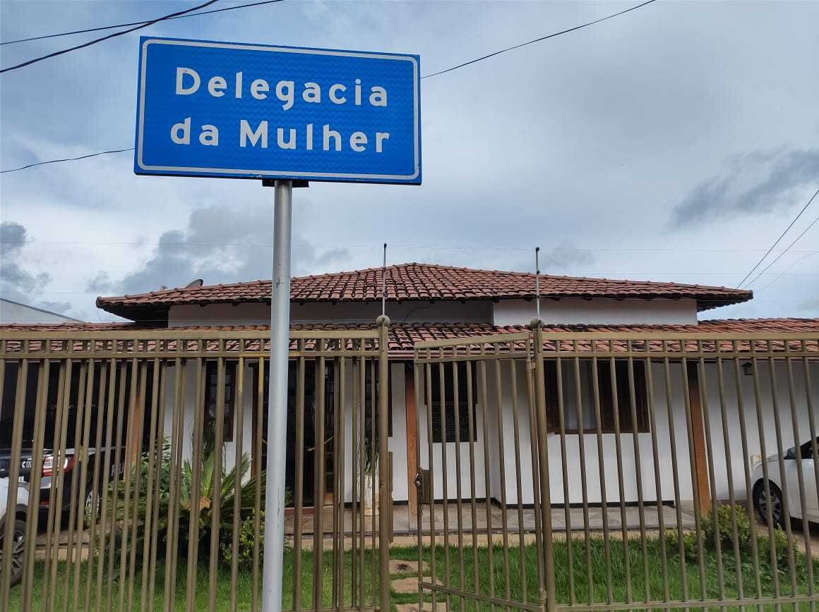 Vítima disse que foi agarrada na rua
