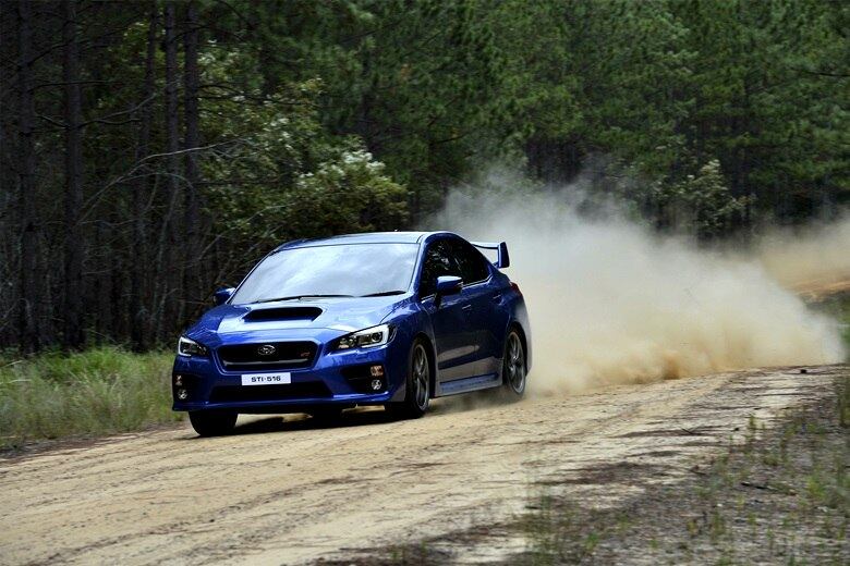 

É possível escolher três modos de condução por meio
de um botão no console central: "Intelligent", "Sport' e "Sport Sharp" 

Saiba tudo sobre carros! Acesse www.r7.com/carros