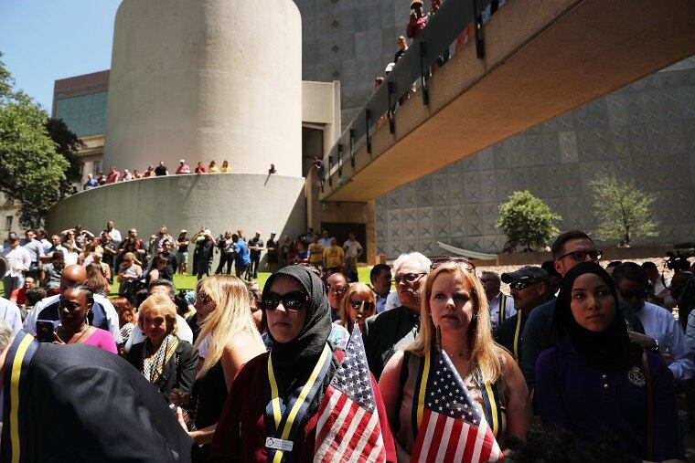 O assassinato dos cinco policiais brancos que participavam, na última quarta (6), da segurança de uma manifestação em Dallas contra a morte de negros em outros Estados americanos dias antes, foi mais um capítulo desse conflito que realça diferenças sociais, ódio e ressentimentos que parecem intermináveis