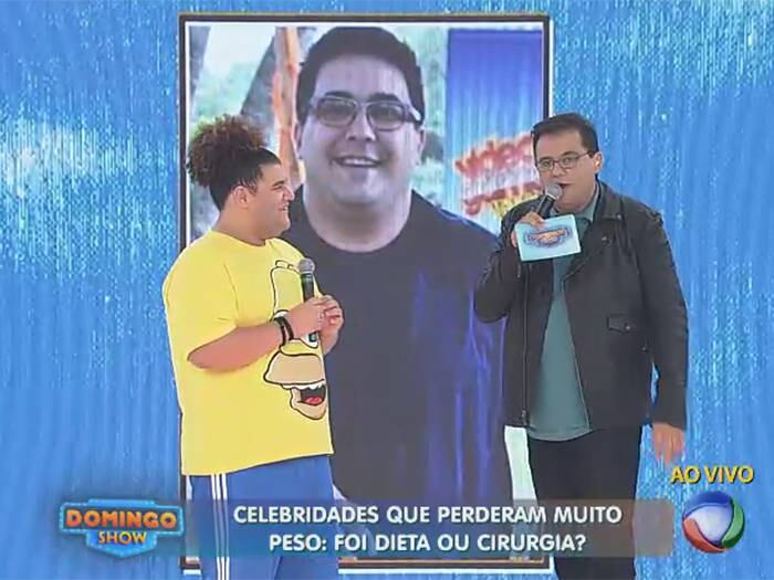 Durante uma pauta sobre obesidade abordada pelo Domingo
Show, o apresentador Geraldo Luís não deixou de brincar com os convidados do
palco e também com as celebridades que haviam feito cirurgia bariátrica para
emagrecer. Uma delas chamou bastante a atenção e você confere a seguir!