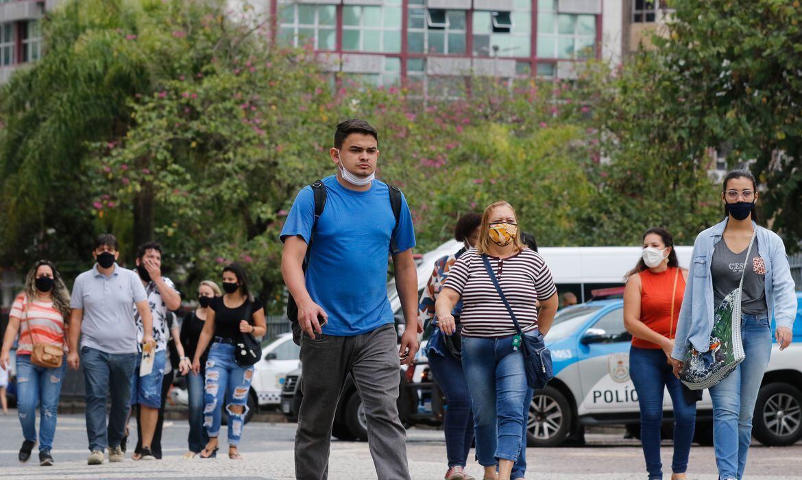 Mais de 32% da população brasileira já recebeu a dose de reforço contra a Covid-19 no Brasil