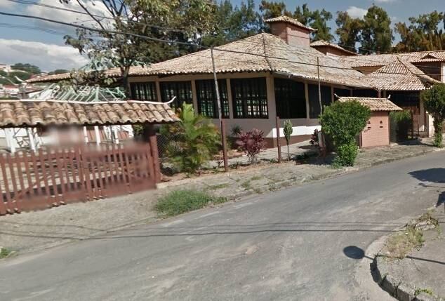 Local foi alvo dos criminosos por volta de 10h