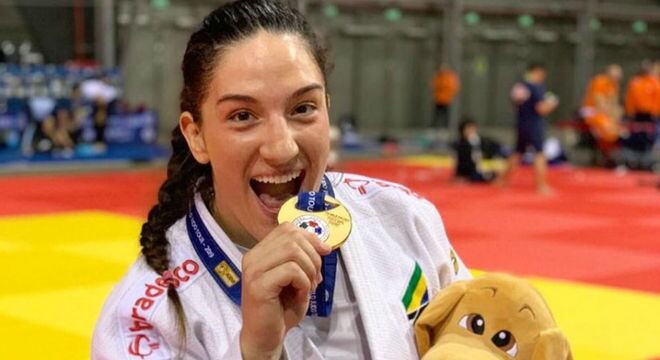 Mayra Aguiar