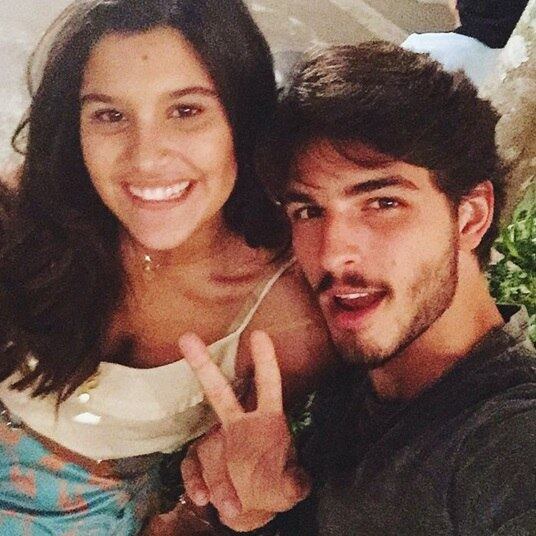 E, se de fato eles estiverem juntinhos, esse é mais um caso de romance que pulou da TV para a vida real. Em Malhação, Giulia e Brenno vivem par romântico