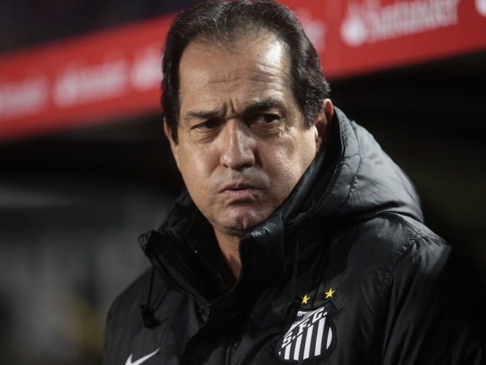 

Apesar de estar empregado, Muricy Ramalho é o sonho de
grande parte da torcida tricolor. O treinador que já passou pelo São Paulo
conquistou três campeonatos brasileiros na sua segunda passagem pelo clube
paulista. Atualmente, Muricy treina a equipe do Santos, entretanto o comandante
não vive bom momento no clube e pode acabar pintando no Tricolor

