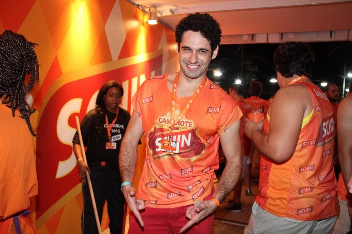 João Baldasserini conseguiu um papel de destaque na série Felizes para Sempre?, que foi bastante elogiada e bastaria para dar ao ator muito sucesso. No entanto, na época de lançamento da obra, a colega de elenco Paolla Oliveira anunciou o fim de seu relacionamento com Joaquim Lopes. Baldasserini foi apontado como pivô da separação da gata. Os dois negaram qualquer envolvimento, mas a história rendeu...