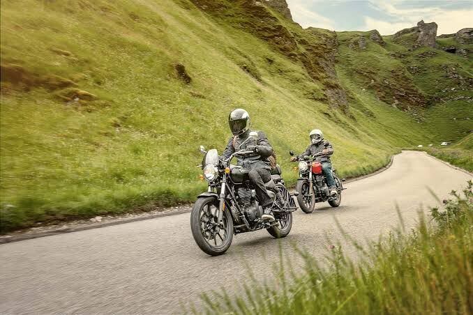 Os comandos aparecem com boa resolução e contraste e indicações simplificadas simples de ver