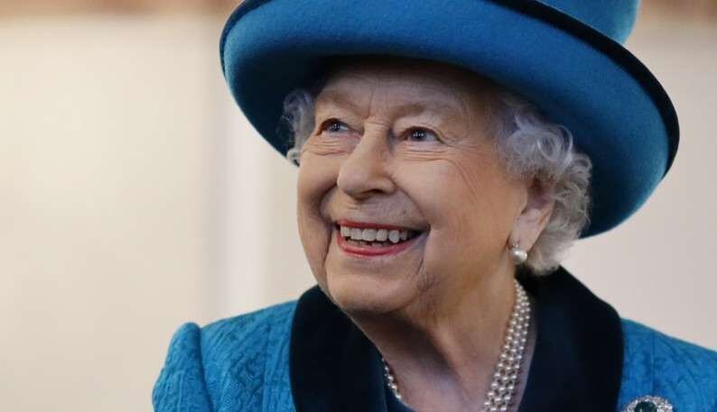 Rainha Elizabeth II adia reunião com Conselho Privado devido a recomendação m