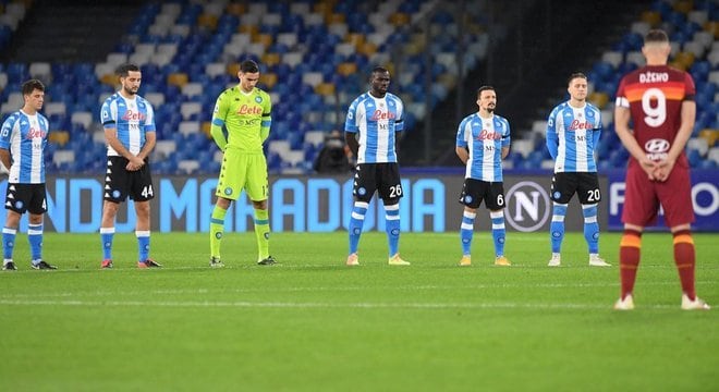 O minuto de silêncio, antes do prélio
