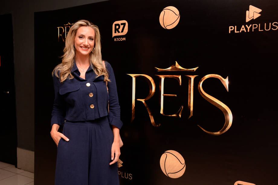 Record TV RS recebeu convidados em sala de cinema para a estreia da série Reis