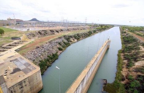 BA - USINA-HIDRELÉTRICA-SOBRADINHO-BAIXO-NÍVEL-RESERVATÓRIOS - GERAL
BA - USINA-HIDRELÉTRICA-SOBRADINHO-BAIXO-NÍVEL-RESERVATÓRIOS - GERAL - Usina Hidrelétrica de Sobradinho, devido a forte estiagem o nível dos reservatórios apresentam situação critica em todo pais, aumentando assim o risco de apagões, fotos na cidade de Sobradinho, BA.
 
Foto: IVAN CRUZ/FUTURA PRESS/ESTADÃO CONTEÚDO
FUP20210903441 - 03/09/2021 - 21:54