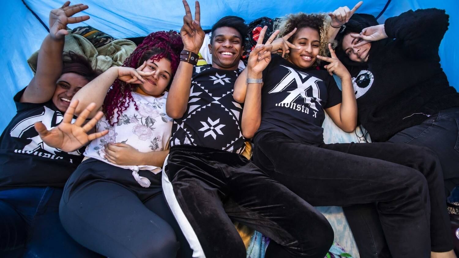 Com cinco presentes, o grupo da B1, ou Barraca 1, tem 60 membros. Todos eles se revezam em um esquema organizado em planilhas e ficam o tempo que podem no lugar