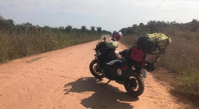 Triumph Tiger 1200 XCa cruzou nada menos do que a BR 319, vulgo Rodovia Fantasma