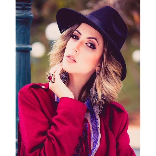 Fernanda Liberato foi apresentada ao público na noite da última quinta-feira (21). A bela disputa a última vaga feminina no reality show Big Brother Brasil
Acesse o R7 Play e assista à programação da Record quando quiser