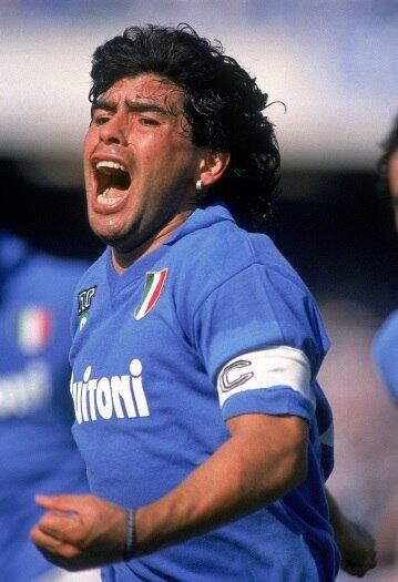 No Napoli Maradona conquistou dois campeonatos italianos, os únicos da história do clube. Além disso, conquistou também uma Copa da Itália. Ganhou, inclusive, o título da Copa da Uefa de 1989, o maior título da história do clube até então