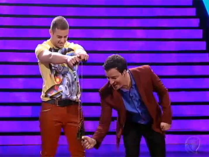 A parte mais quente estava por vir...
+ Vídeo: Diego faz número com fogo e vê que não é a melhor forma de conquistar mulheres
+ Siga o Me Leva Contigo no Twitter
+ Curta o Me Leva Contigo no Facebook