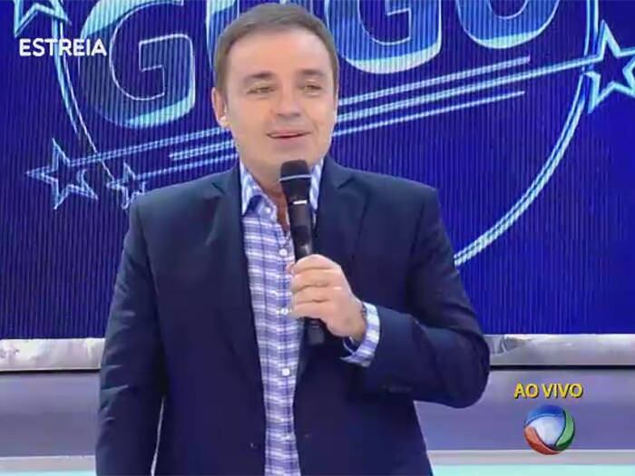 

Em meio aos aplausos da plateia, Gugu ficou visivelmente
emocionado com o carinho do público

+ Curta a página do programa do Gugu no Facebook

+ Siga o programa do Gugu no Twitter
