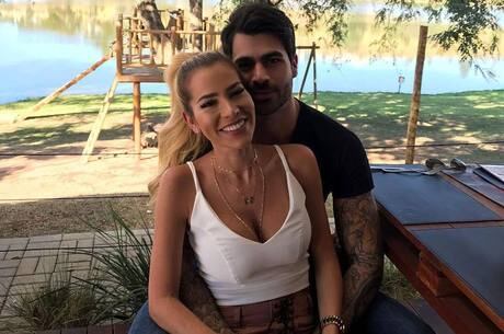 Adriana tirou sarro do marido nas redes sociais